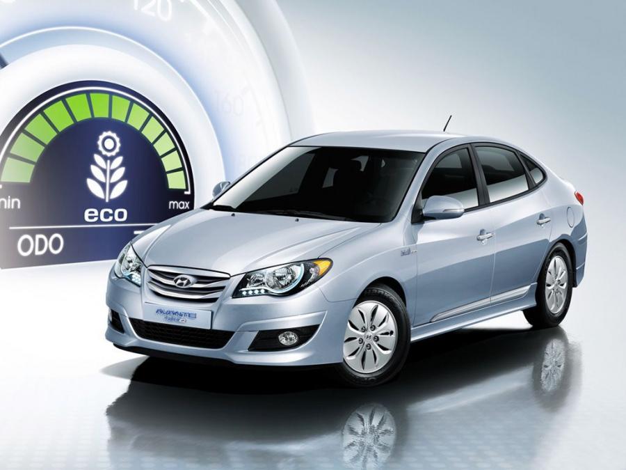  Hyundai Avante Hybrid LPI 2009 года  (фото 2 из 8)